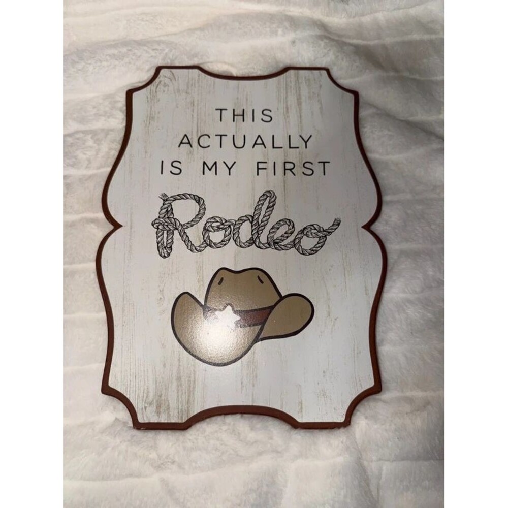 Super cute wooden wall decor